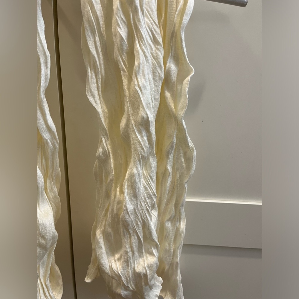 Coldwater Creek Scarf in cream - Picture 2 of 5